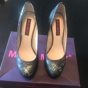 Mojo Macy green Heels.